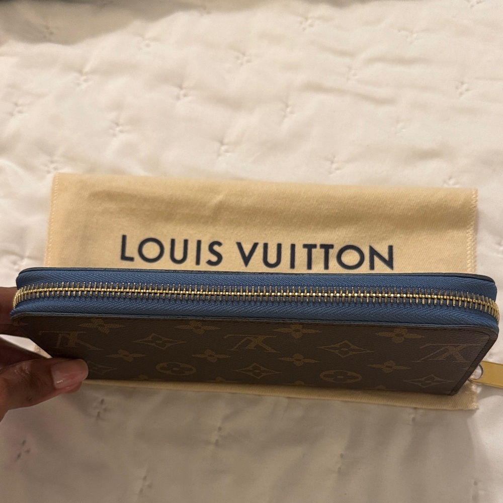 BE DIFFERENT: Louis Vuitton Monogram Zippy Wallet with Unique Blue Accent